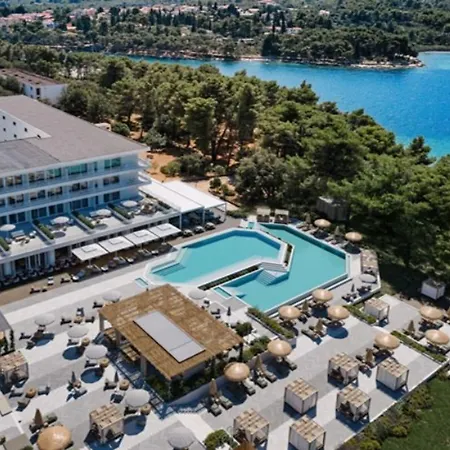 Valamar Meteor Макарска