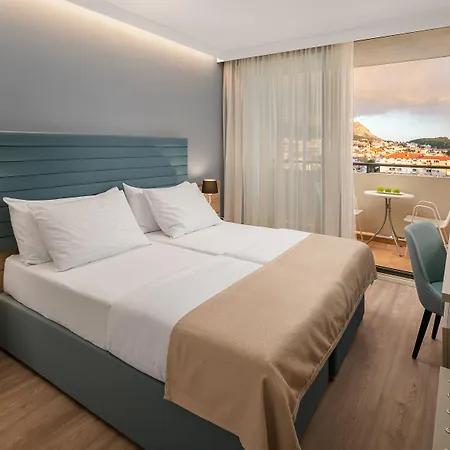 Отель Valamar Meteor Макарска