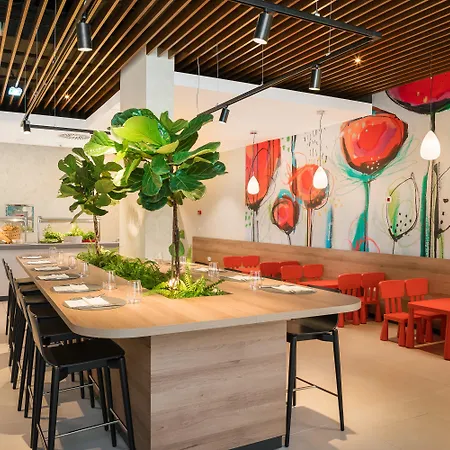 Valamar Meteor מלון