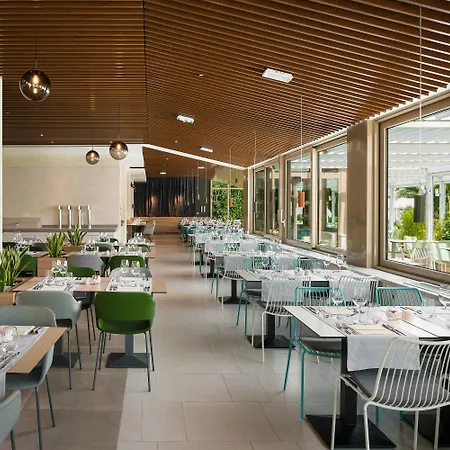 Valamar Meteor Макарска