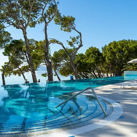 Отель Valamar Meteor Макарска