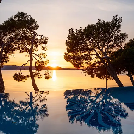Отель Valamar Meteor 4*